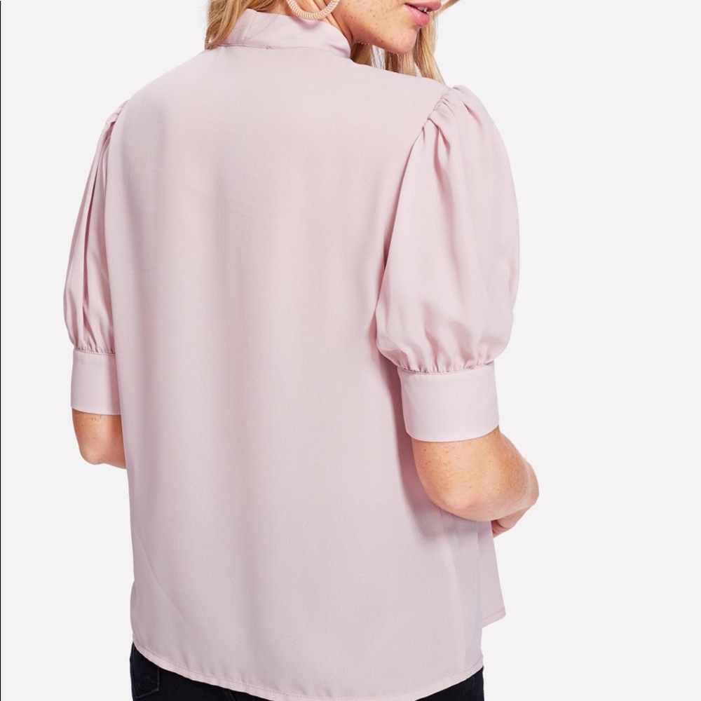 🆕Pink tie neck/button down short sleeve blouse - Picture 3 of 6